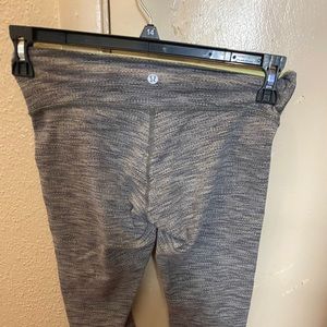 Luluelemon size 4